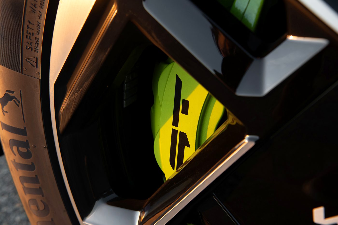 Neon lime remklauw — Kia EV9 GT